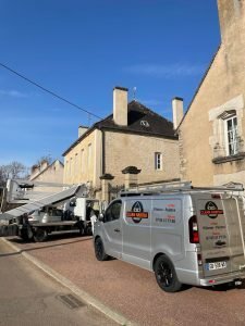 camion Clean habitat 21 entreprise de rénovation beaune dijon chalon