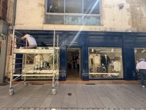 Remise en peinture façade commerce 21200